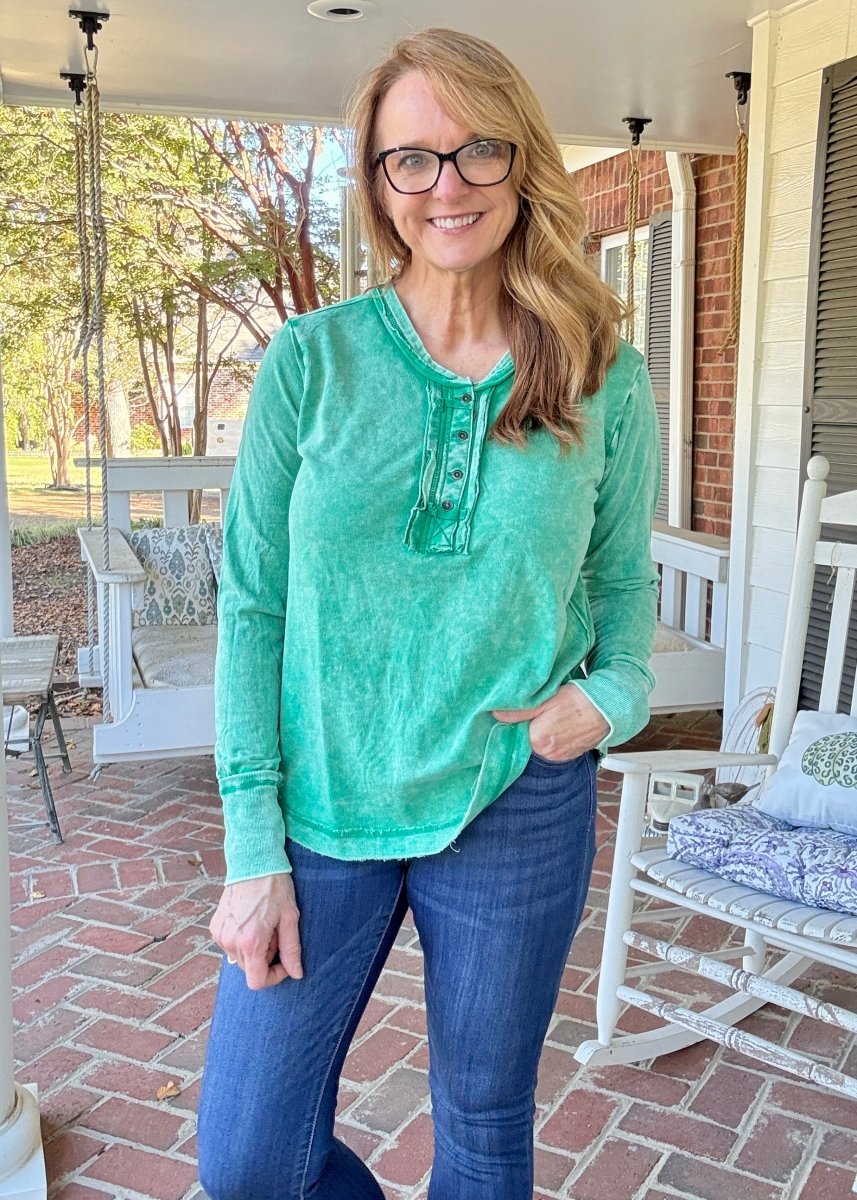 Casey Mineral Washed Top - Kelly Green - Jimberly's Boutique - Olive Branch - Mississippi