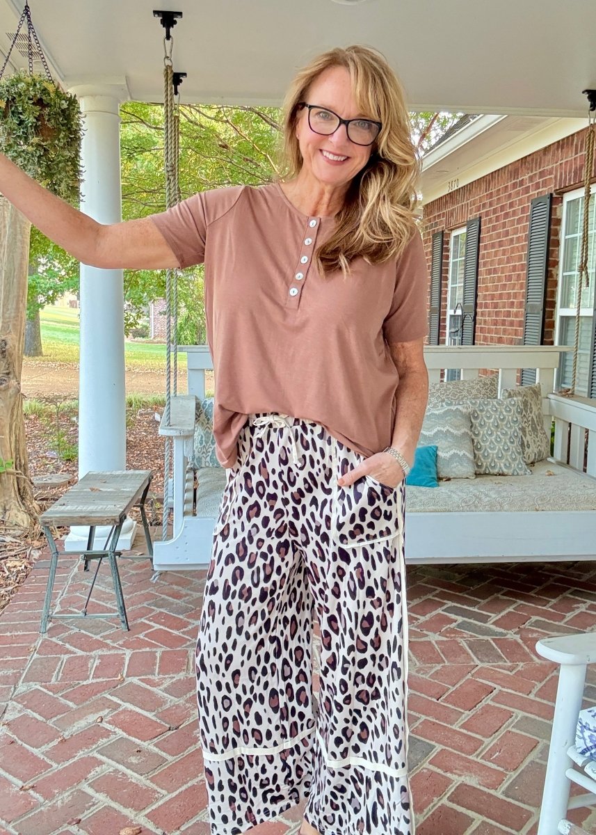 Dolphin Hem Top - Cocoa - Casual Top - Jimberly's Boutique - Olive Branch - Mississippi