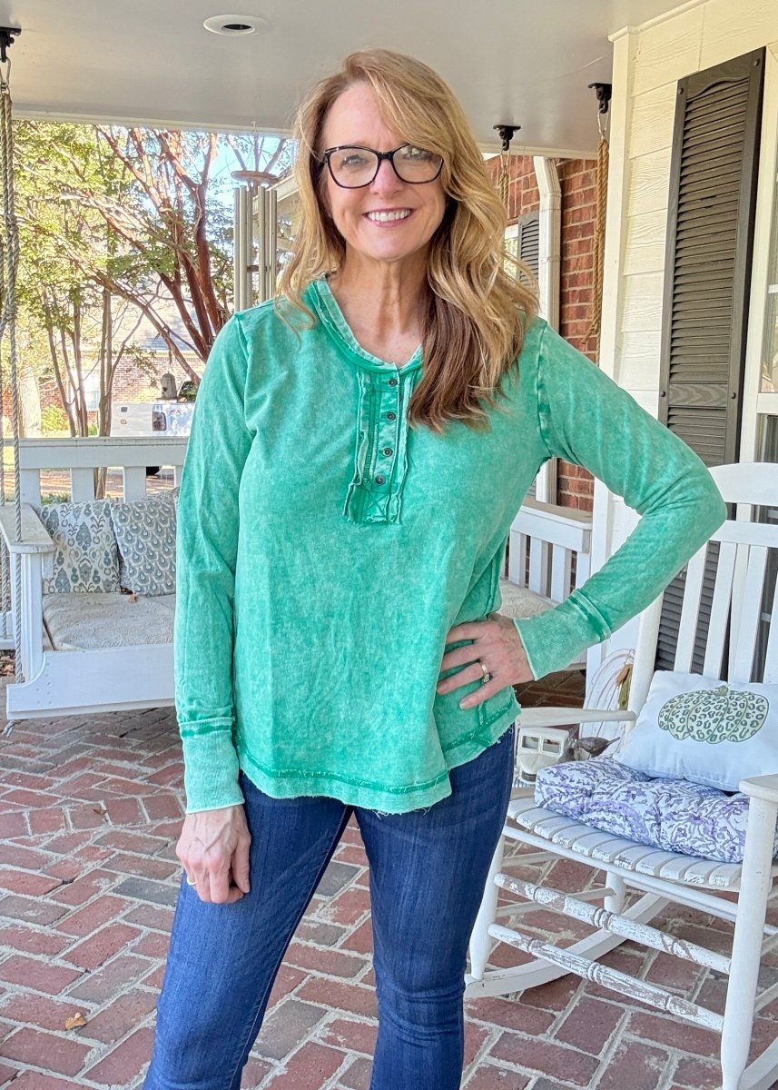 Casey Mineral Washed Top - Kelly Green - Jimberly's Boutique - Olive Branch - Mississippi