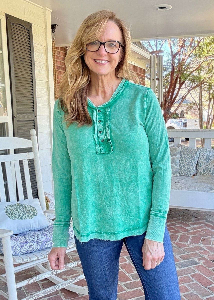 Casey Mineral Washed Top - Kelly Green - Jimberly's Boutique - Olive Branch - Mississippi