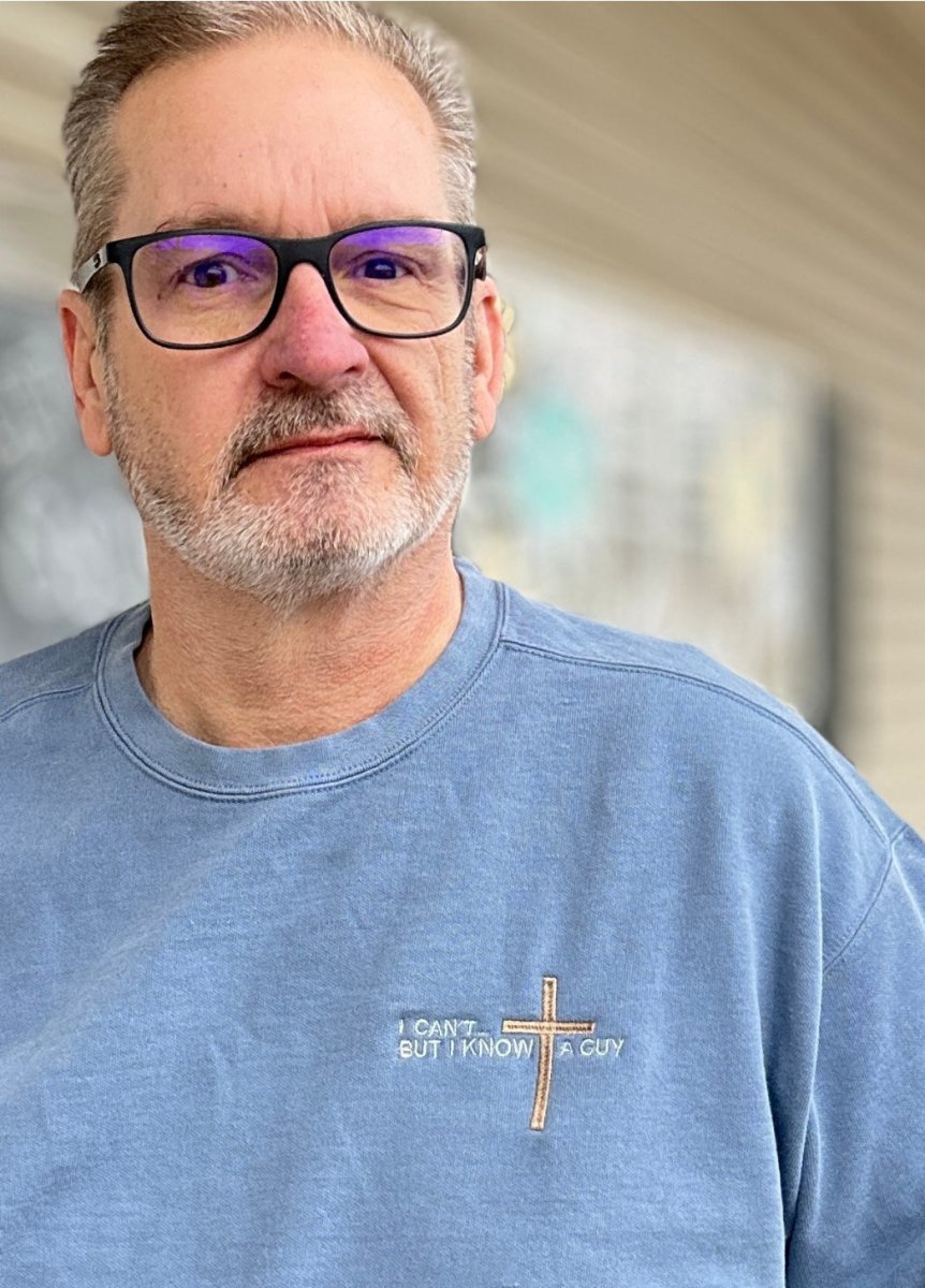 I Can't ...But I Know A Guy | Comfort Colors Sweatshirt - Embroidered Sweatshirt - Jimberly's Boutique - Olive Branch - Mississippi