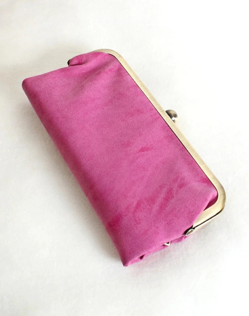 Karen Kiss Lock Clutch Bag/Wallet - Jimberly's Boutique - Olive Branch - Mississippi