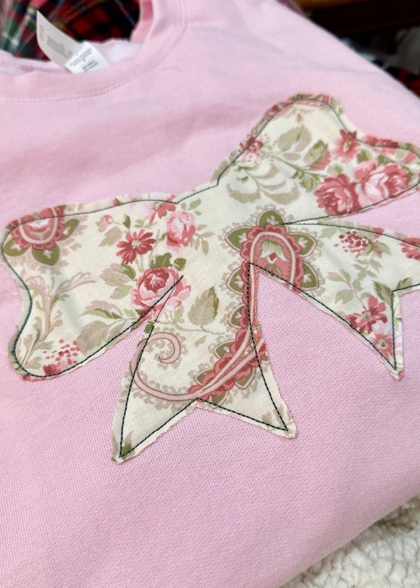 Large Raggy Applique' Bow Sweatshirt - Lt Pink w/ Vintage Fancy - Jimberly's Boutique - Olive Branch - Mississippi