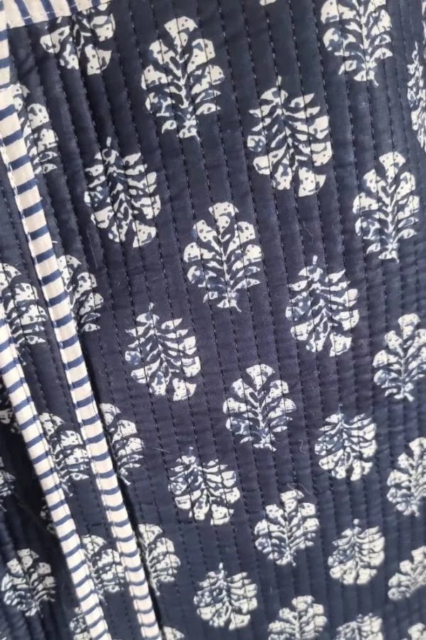 Nantucket Blooms Navy Tote Bag - Jimberly's Boutique - Olive Branch - Mississippi