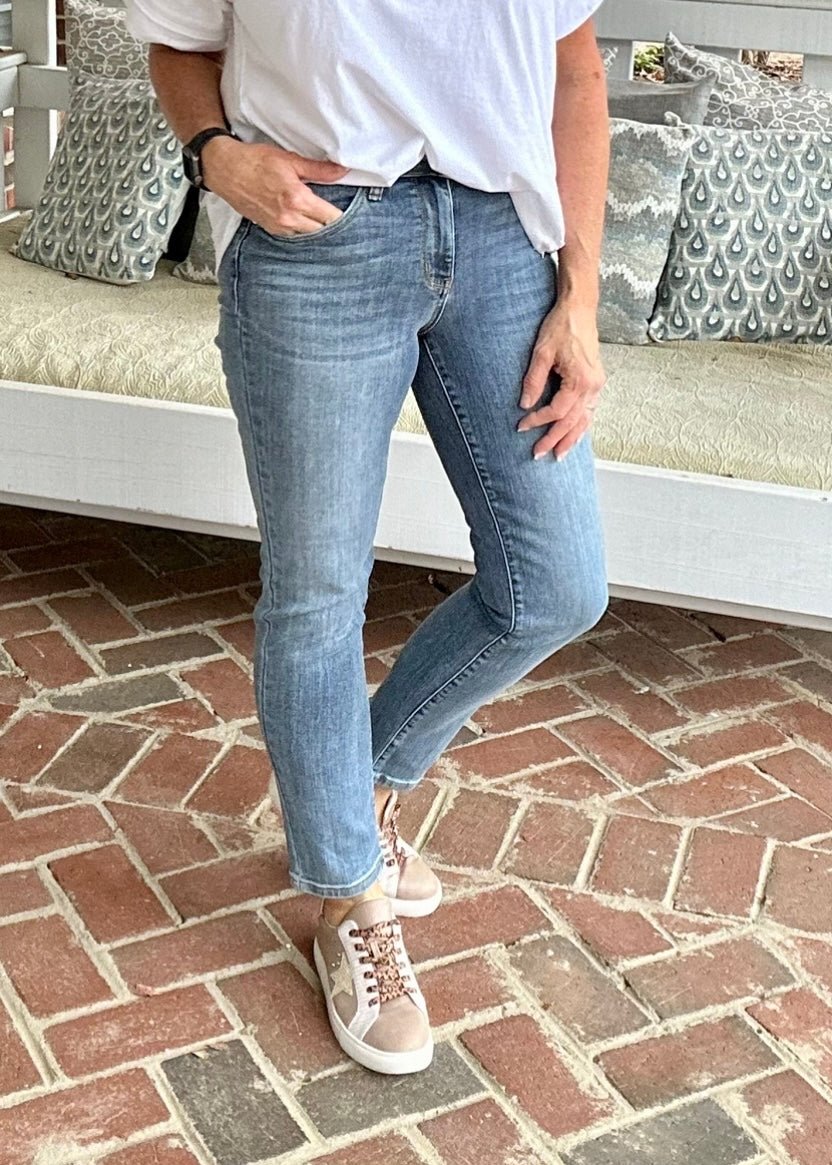 Judy Blue Jeans | Kenzie | Mid Rise | Classic Slim Fit - jeans - Jimberly's Boutique