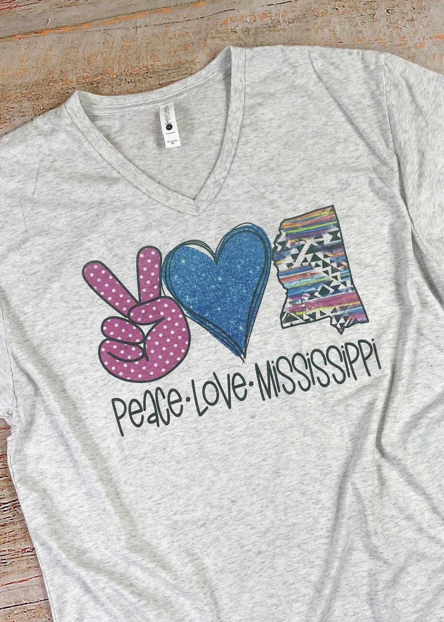 Peace Love Mississippi Graphic Tee - Jimberly's Boutique